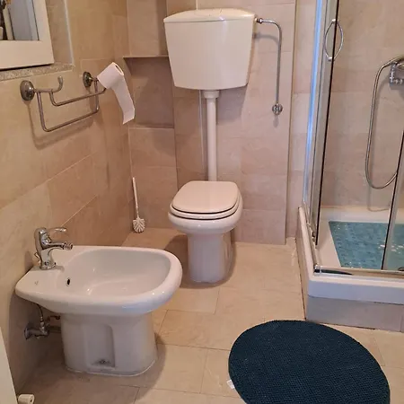 Monolocale Piazza Dante Apartament *